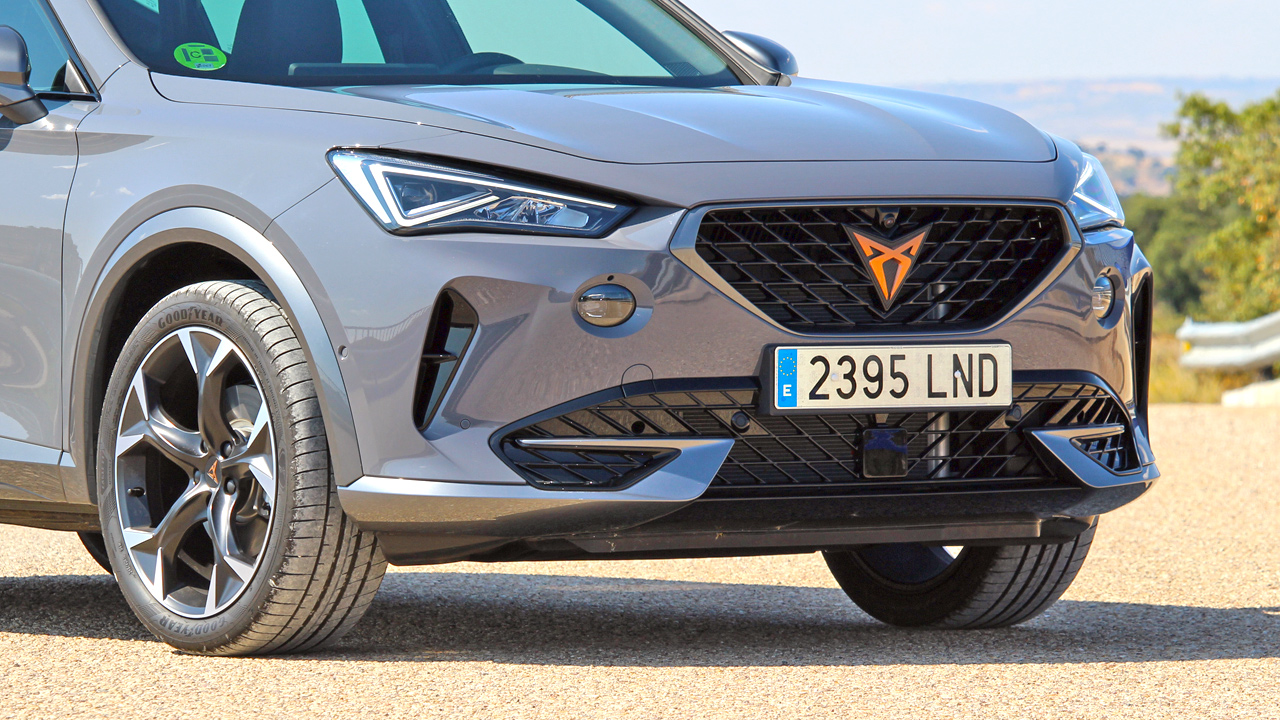 Cupra Formentor VZ5 Mattracks: ¿quién no querría un SUV deportivo con  orugas?